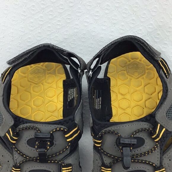 Khombu “Kyle” Gray Bungee Top Sandals - Picture 7 of 12